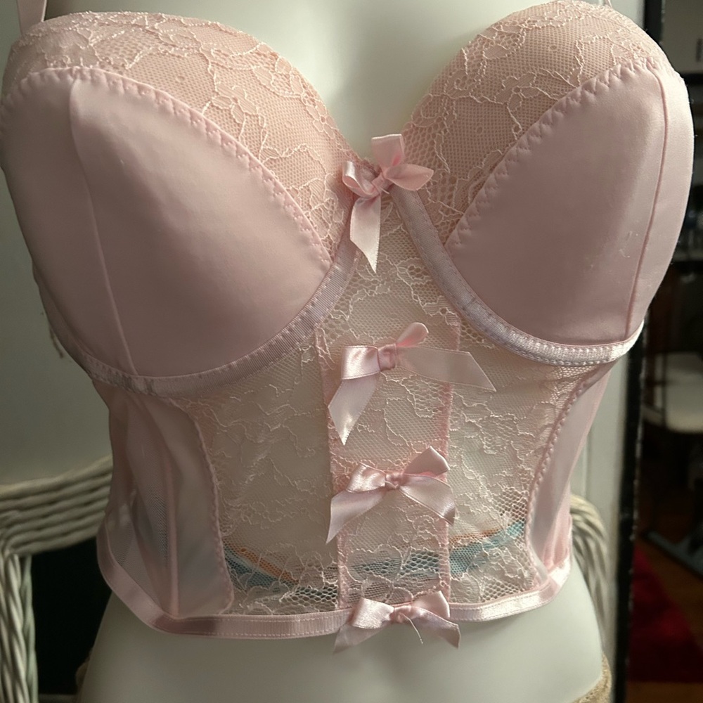 Elegant Pink Lace Bustier